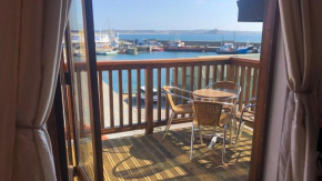 Penthouse 3 - Spacious Harbourside Apartment with Stunning Sea Views